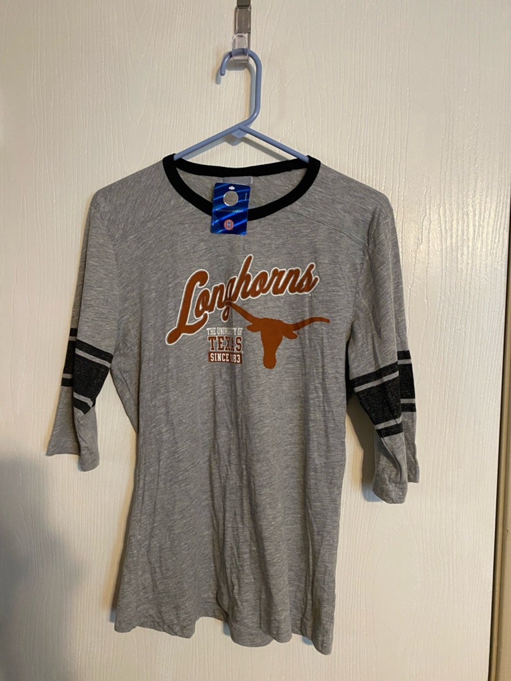 Kids' Longhorns Grey Raglan Long Sleeve Tee – Team Graphic
0002